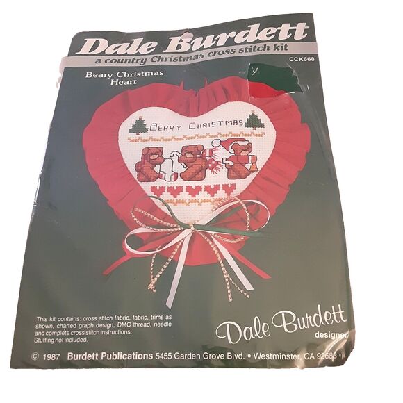 Dale Burdett Beary Christmas Heart Counted Cross Stitch Kit 1987 CCK668 - Picture 2 of 3